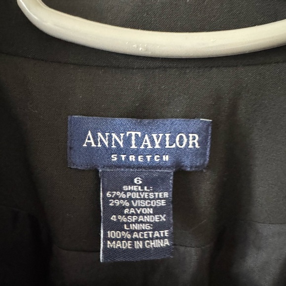 Ann Taylor jacket/blazer, 6, black, four snap front, lined NWOT - Picture 3 of 7
